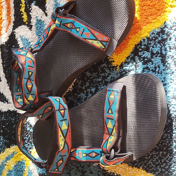 Teve S/N mens 12 in bright southwestern print - Picture 2 of 2
